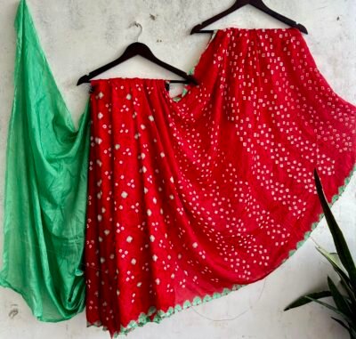 forest green bandhani print saree with scalloped lace (copy)